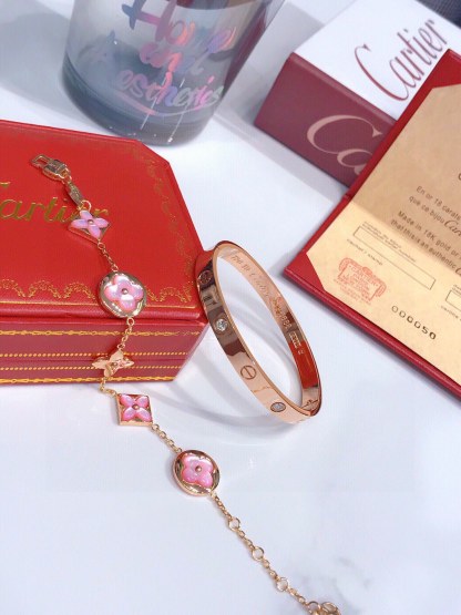 LOVE BRACELET, 4 DIAMONDS + COLOR BLOSSOM BB MULTI-MOTIFS BRACELET, PINK GOLD