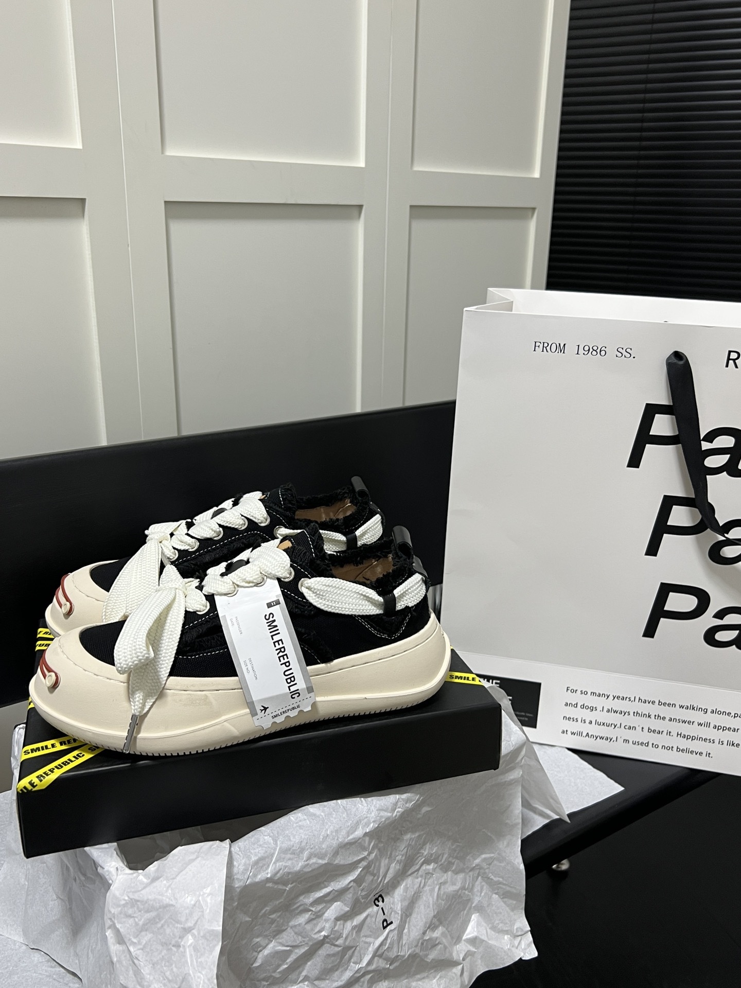 Classic Black Coarse Canvas Causal Shoes