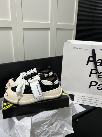 Classic Black Coarse Canvas Causal Shoes