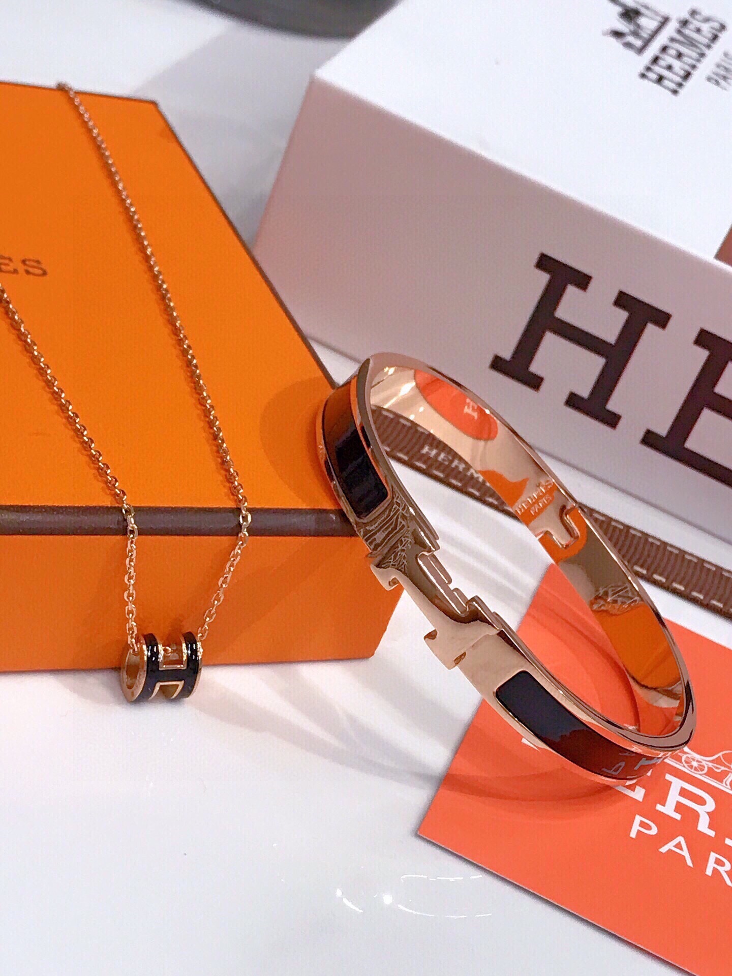 Clic HH bracelet + Mini Pop H pendant