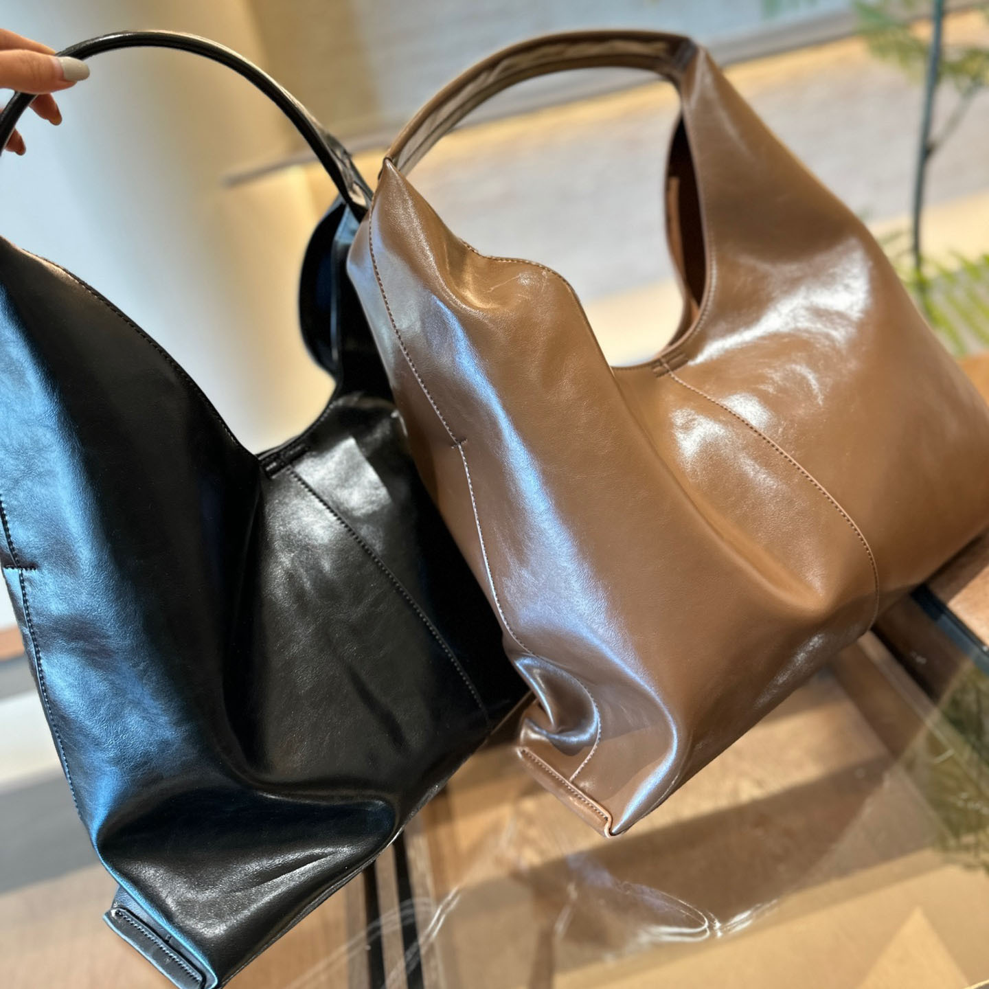 Leather tote bag