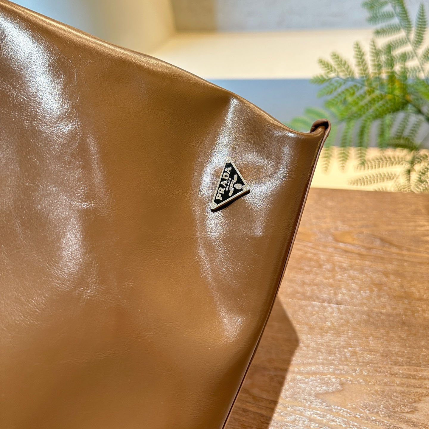 Leather tote bag