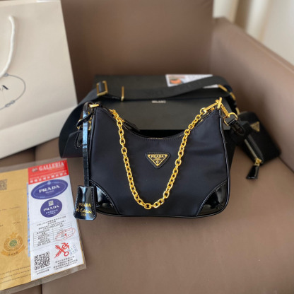 Re-Edition 2005 leather bag