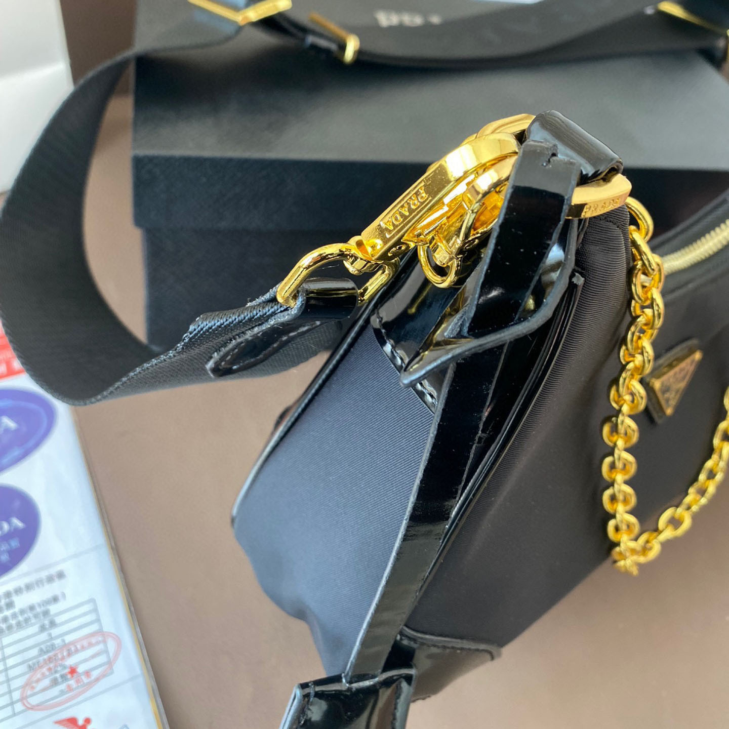 Re-Edition 2005 leather bag