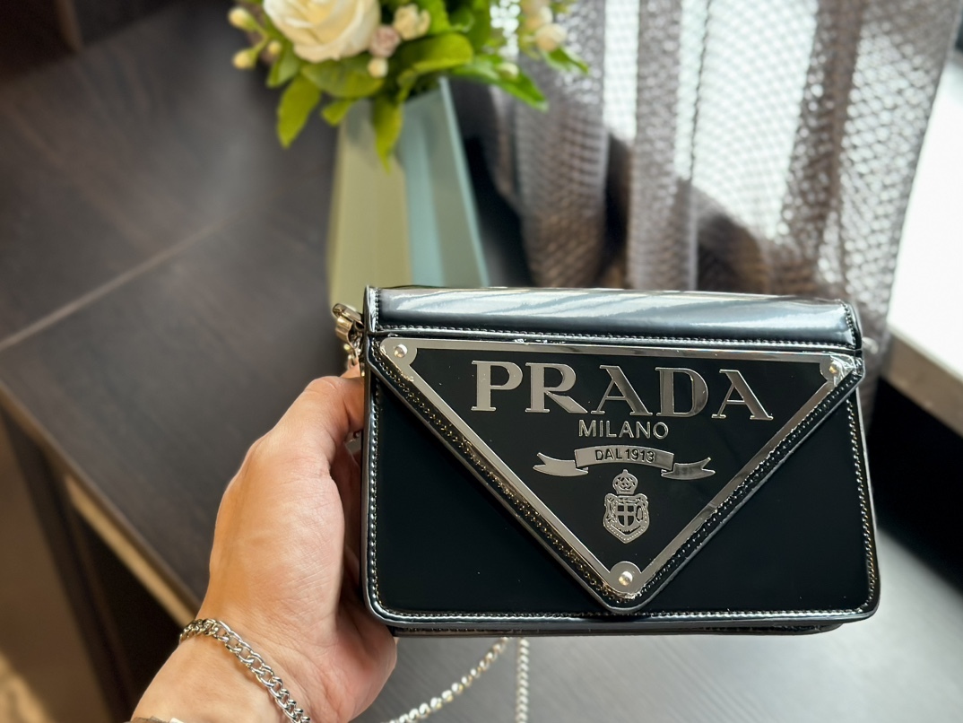 Spazzolato Triangle Logo Plate Flap Chain Crossbody Bag