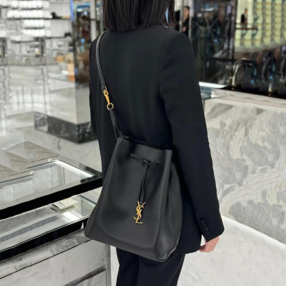 PARIS VII pochon in lambskin