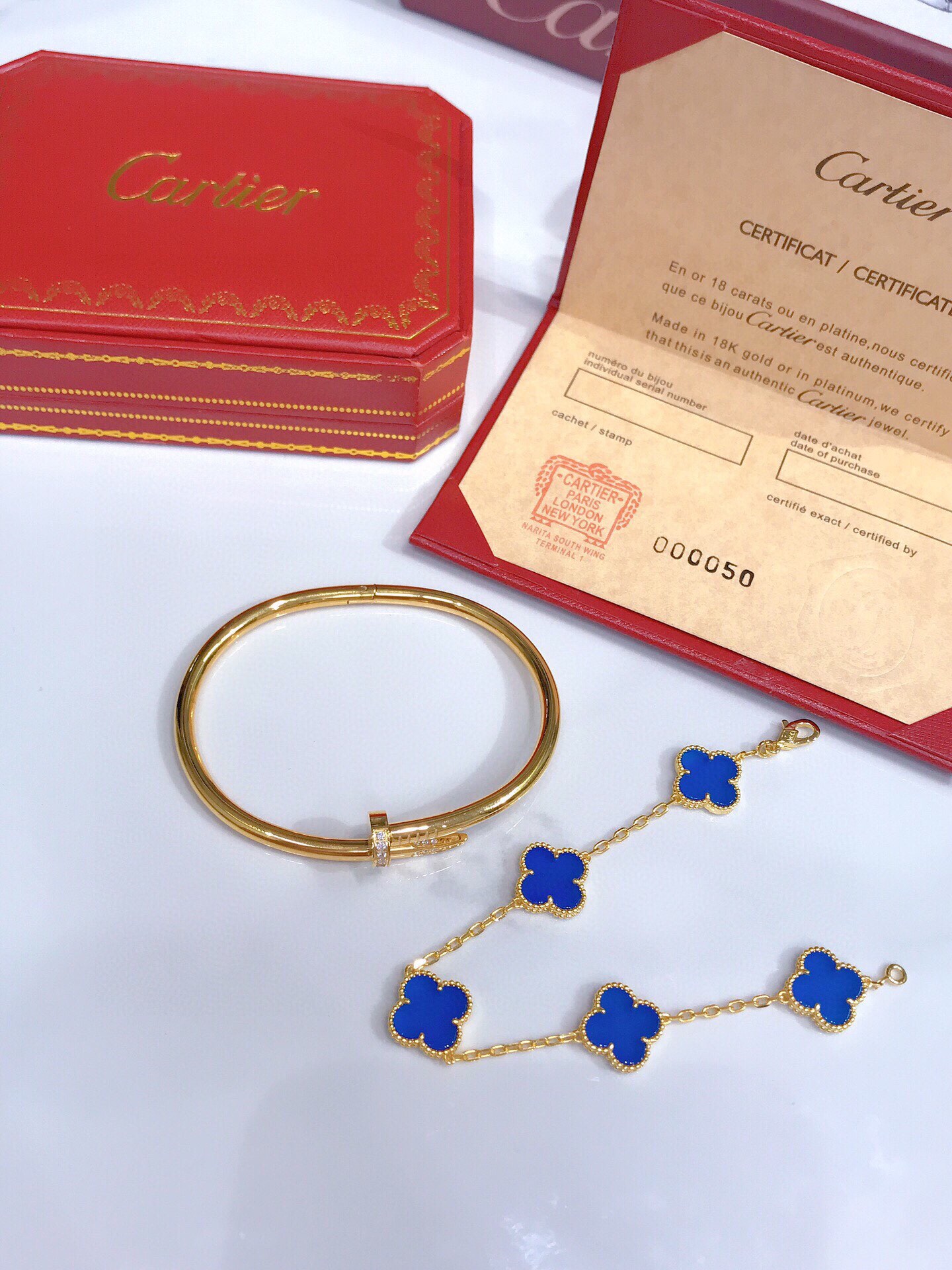 JUSTE UN CLOU BRACELET + VINTAGE ALHAMBRA BRACELET, 5 MOTIFS
