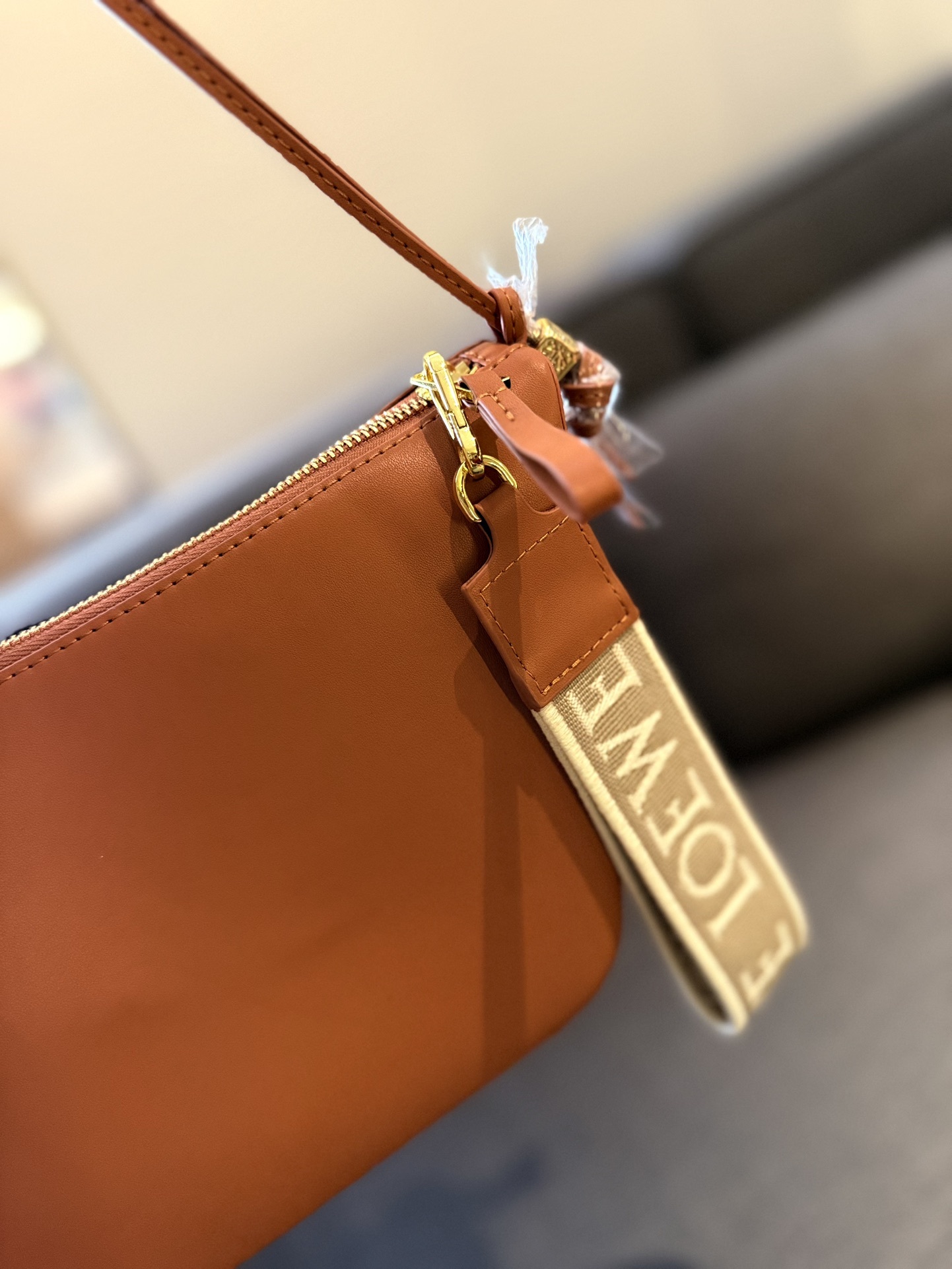 Hammock hobo in classic calfskin