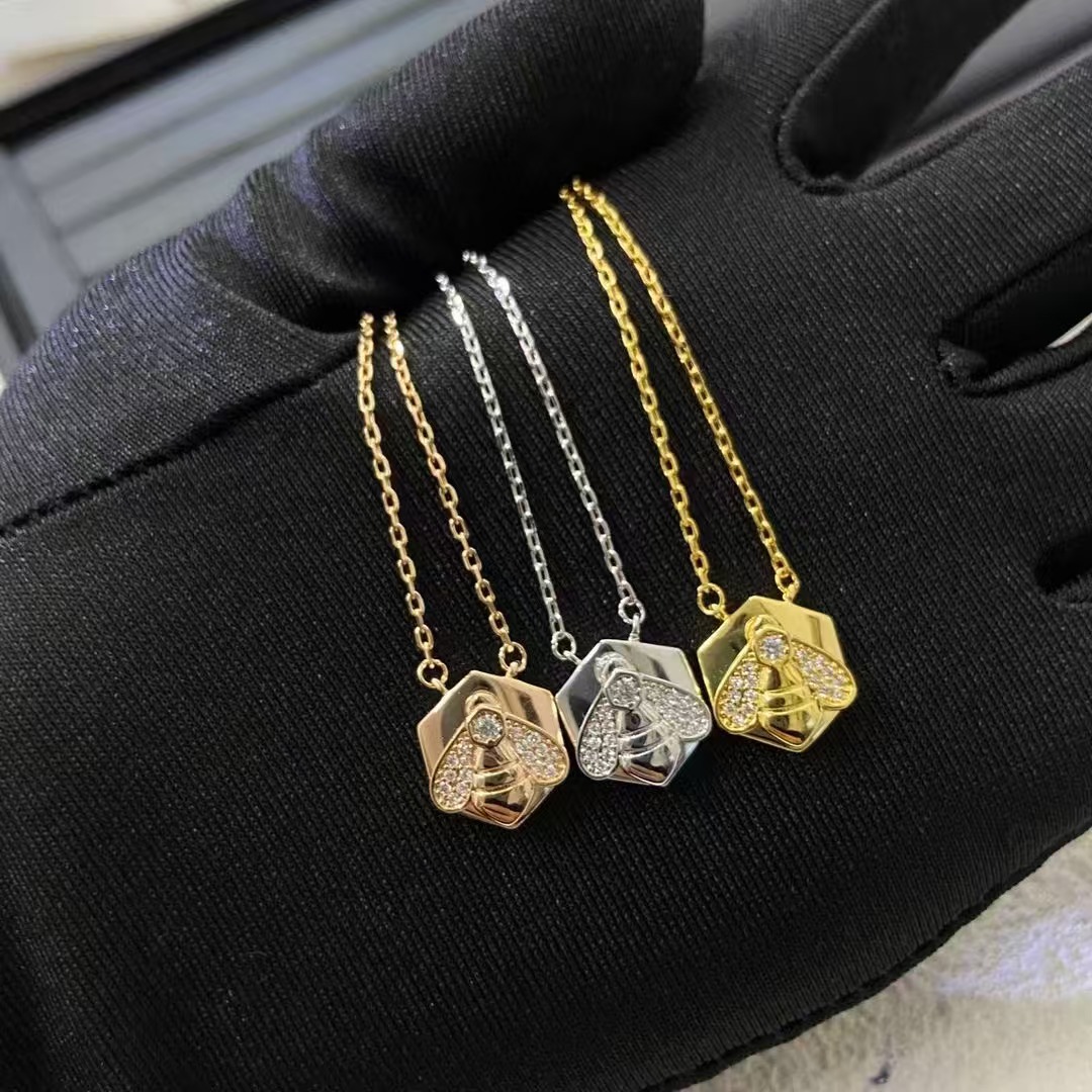 Bee My Love Medallion