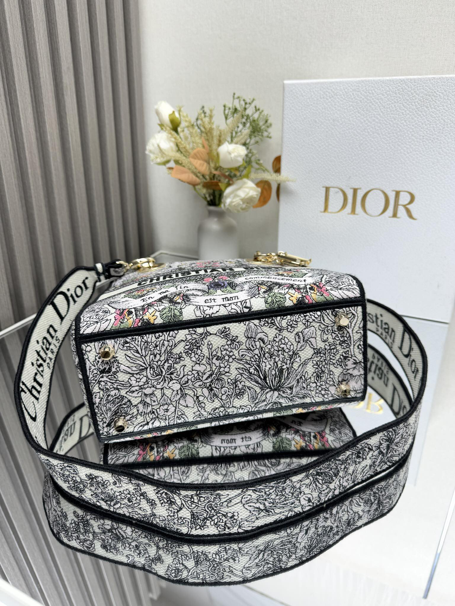 MEDIUM LADY D-LITE BAG