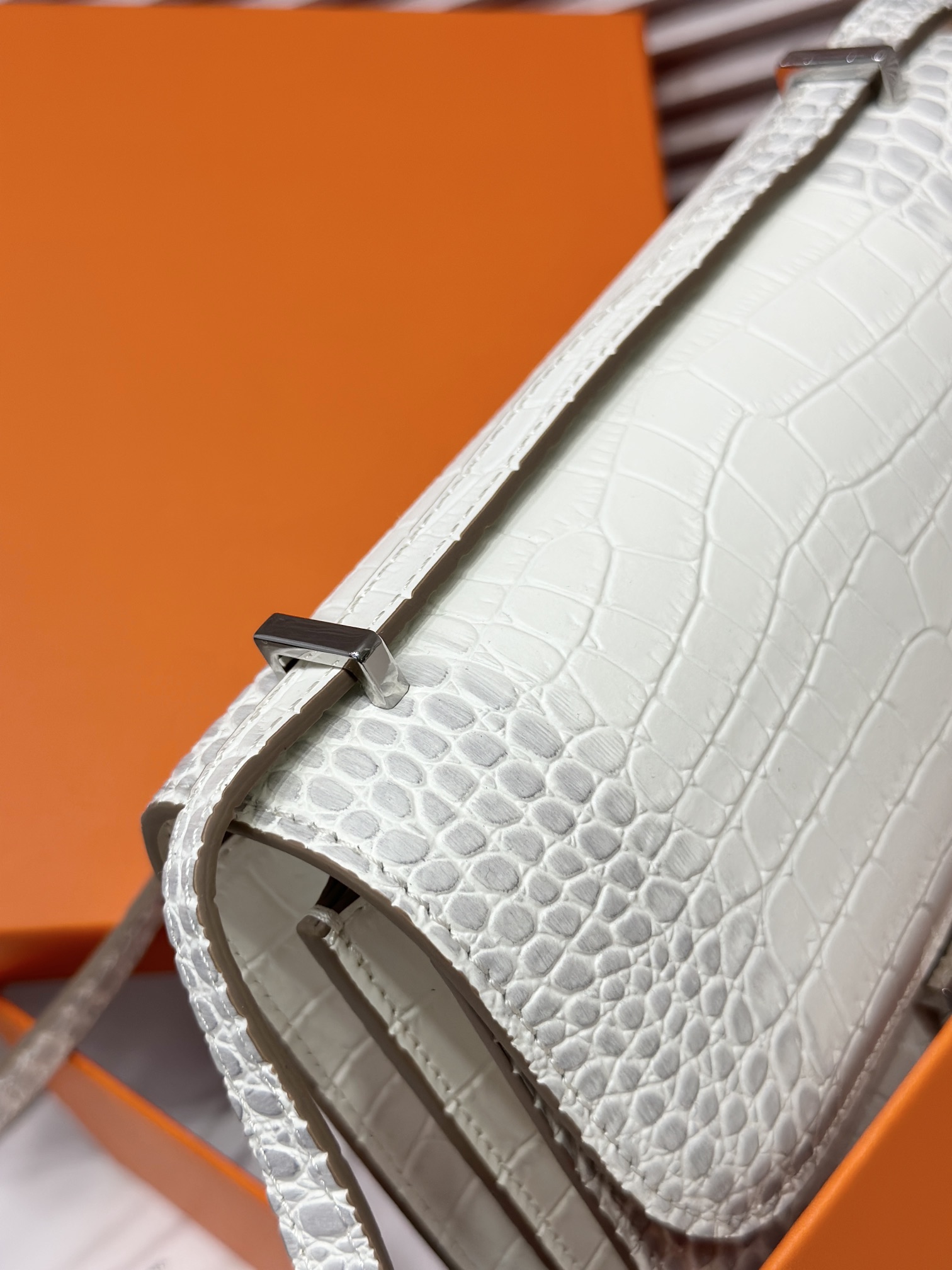 Herthtmes  Matte Alligator Constance 18/23