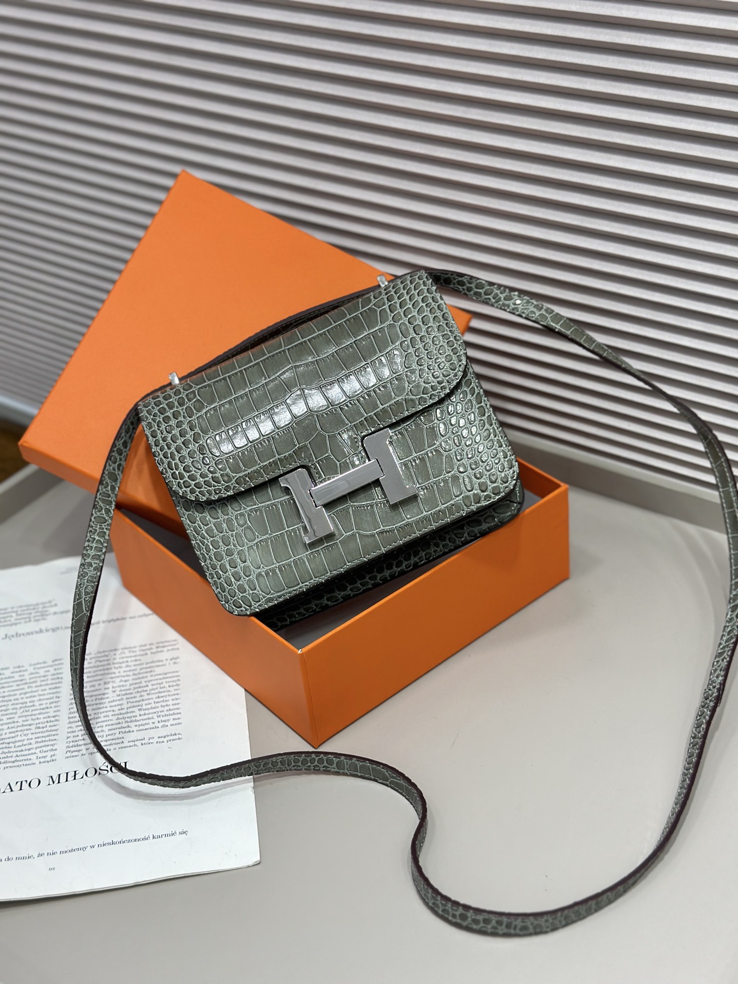 Herthtmes  Matte Alligator Constance 18/23