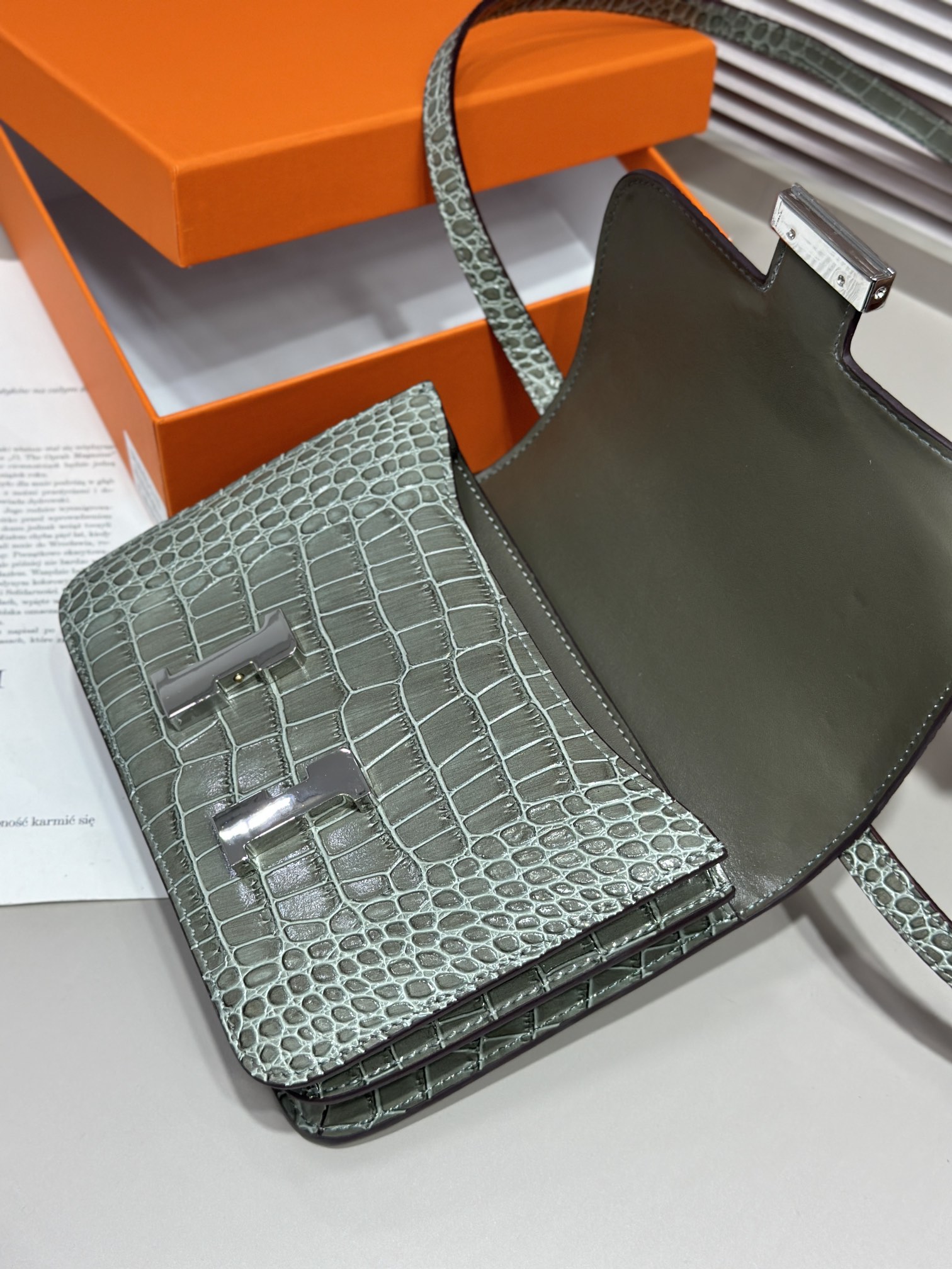 Herthtmes  Matte Alligator Constance 18/23
