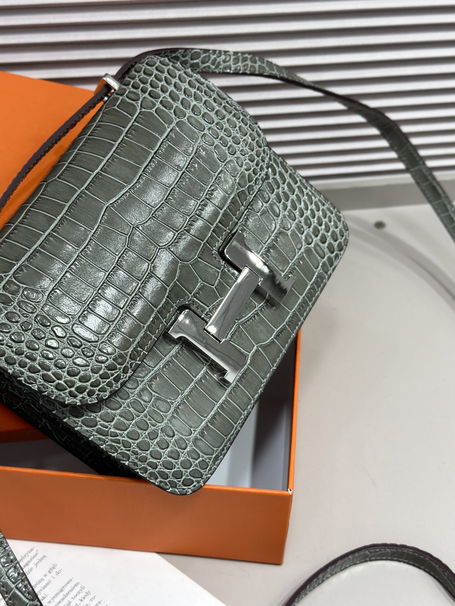 Herthtmes  Matte Alligator Constance 18/23