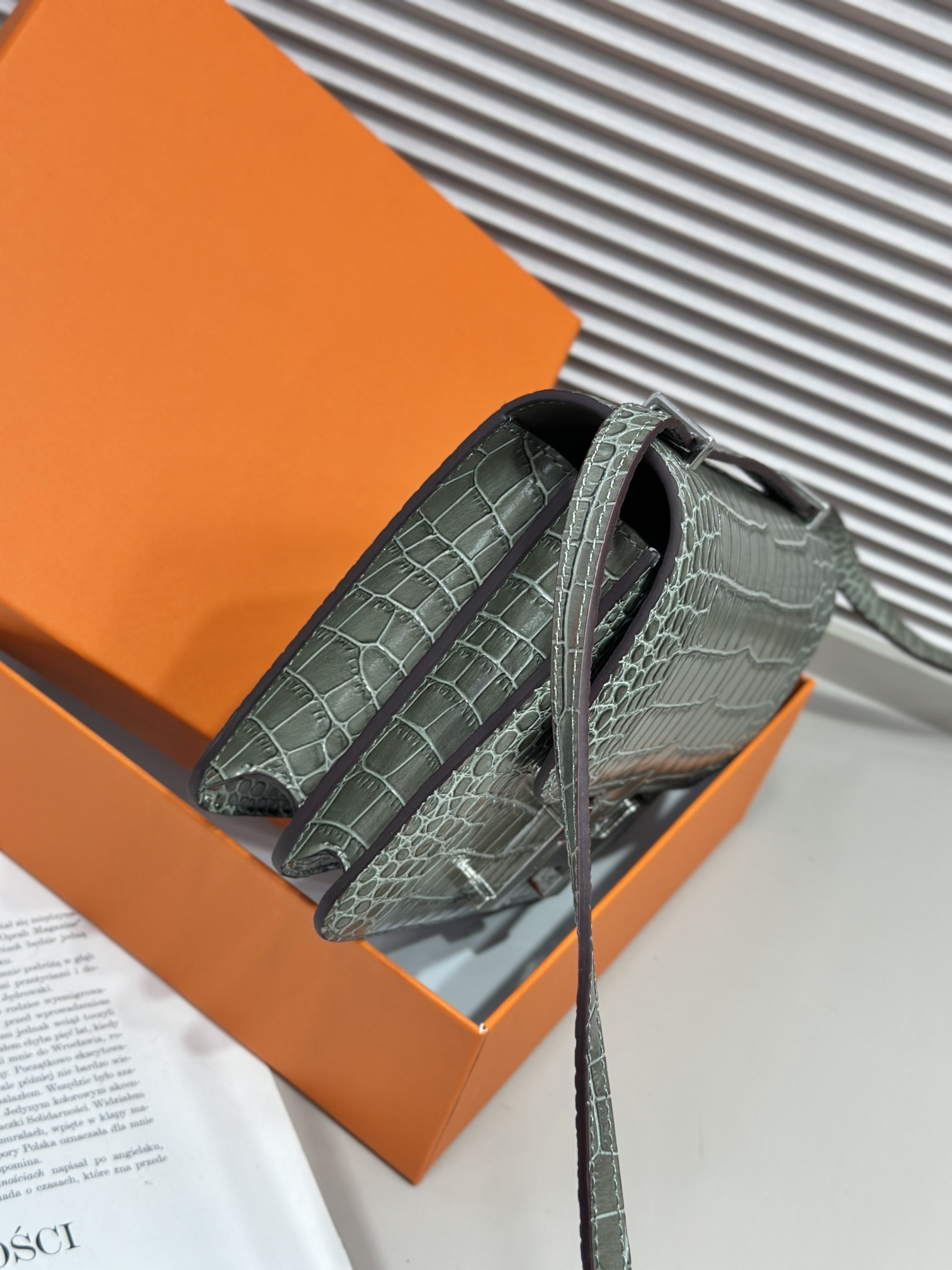 Herthtmes  Matte Alligator Constance 18/23