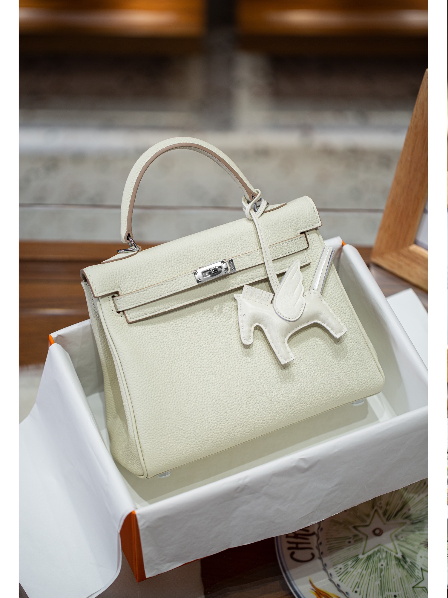 KELLY 25 FIRST LAYER TOGO COWHIDE WHITE