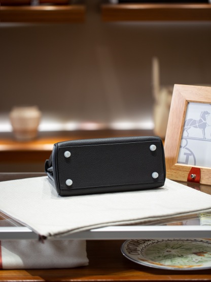 KELLY 25 FIRST LAYER TOGO COWHIDE BLACK