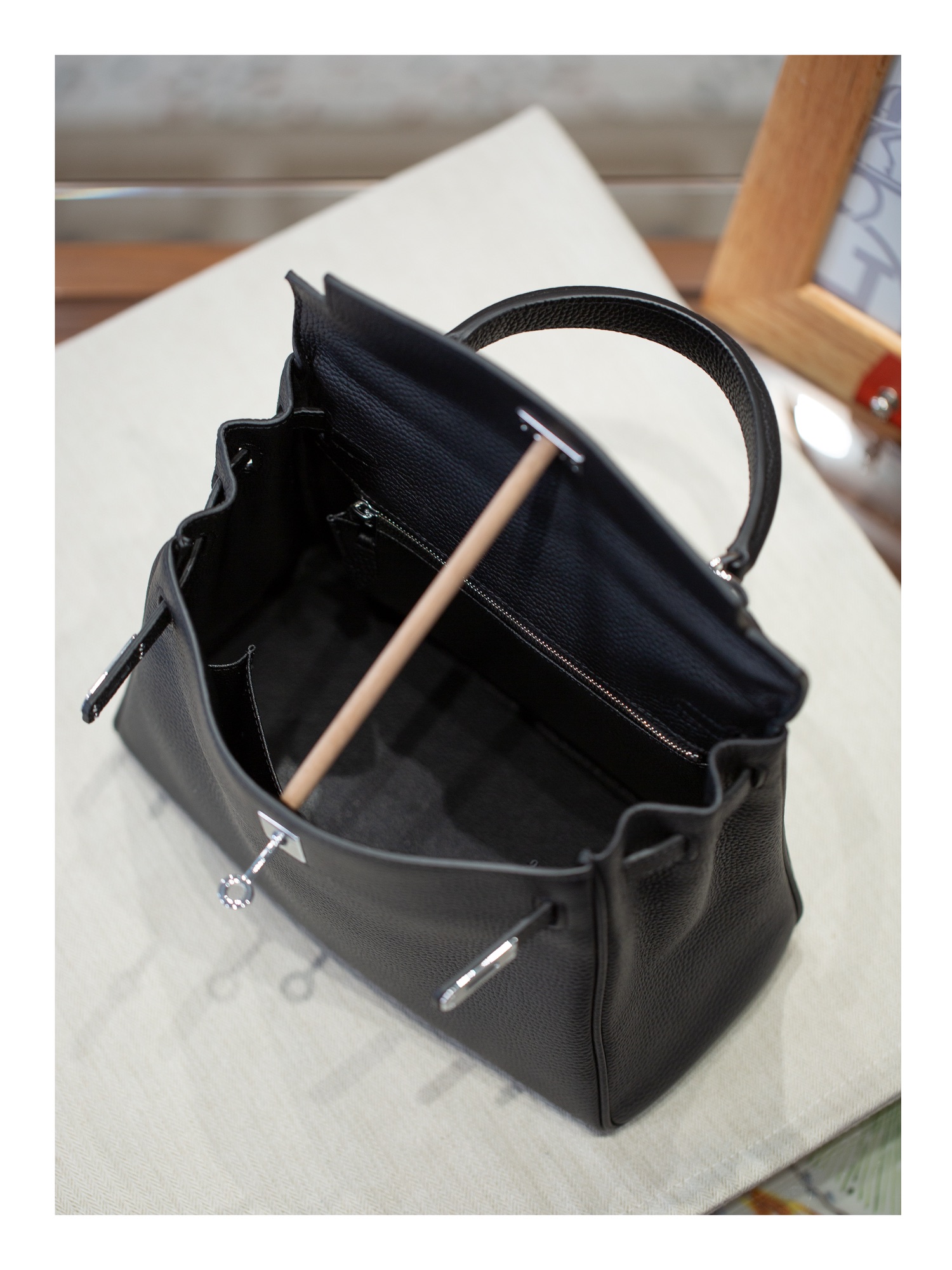 KELLY 25 FIRST LAYER TOGO COWHIDE BLACK