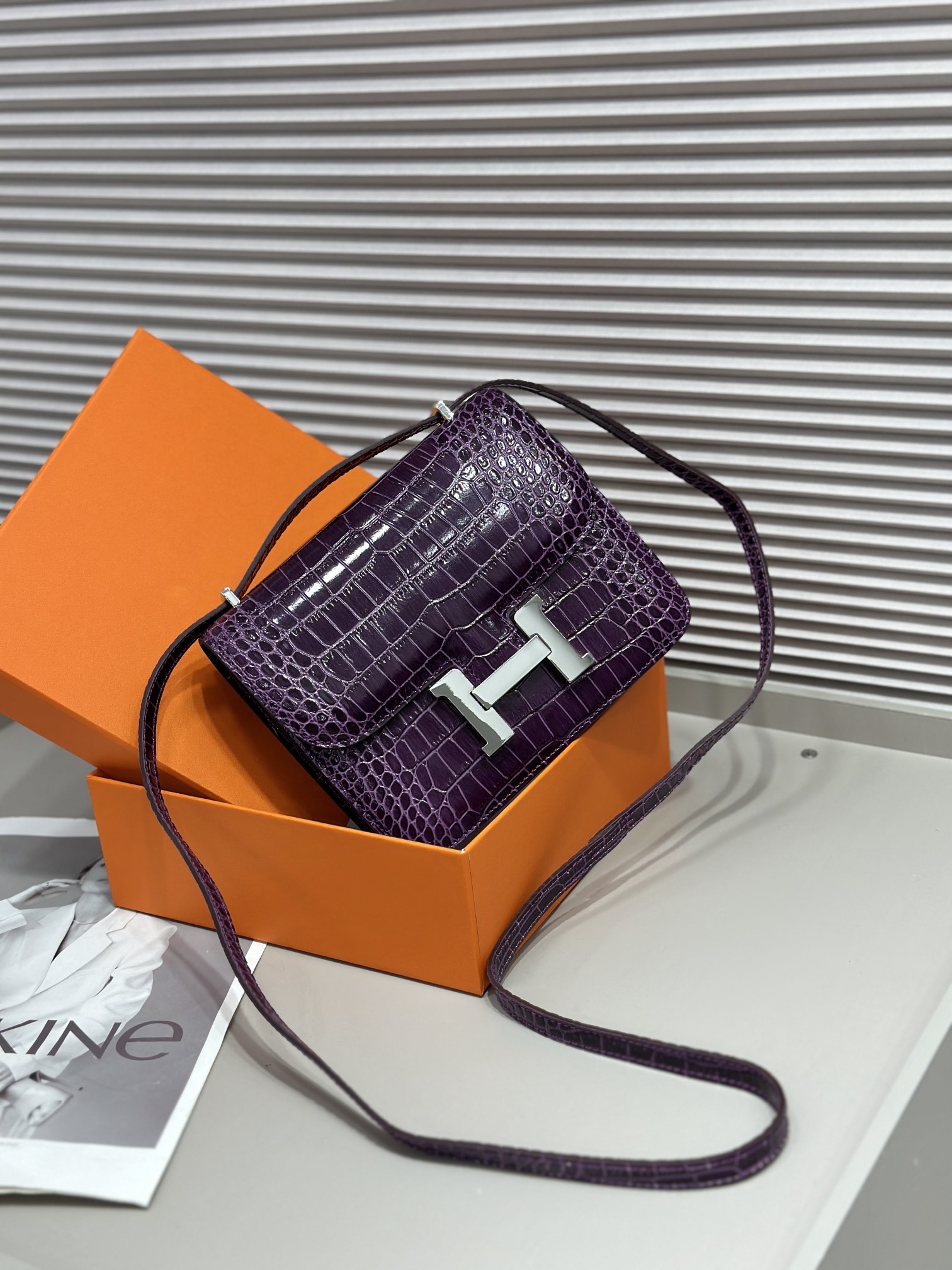 Herthtmes  Matte Alligator Constance 18/23