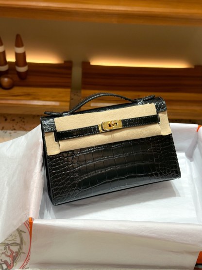 Herthtmes Epsom Kelly Crocodile Pochette Clutch