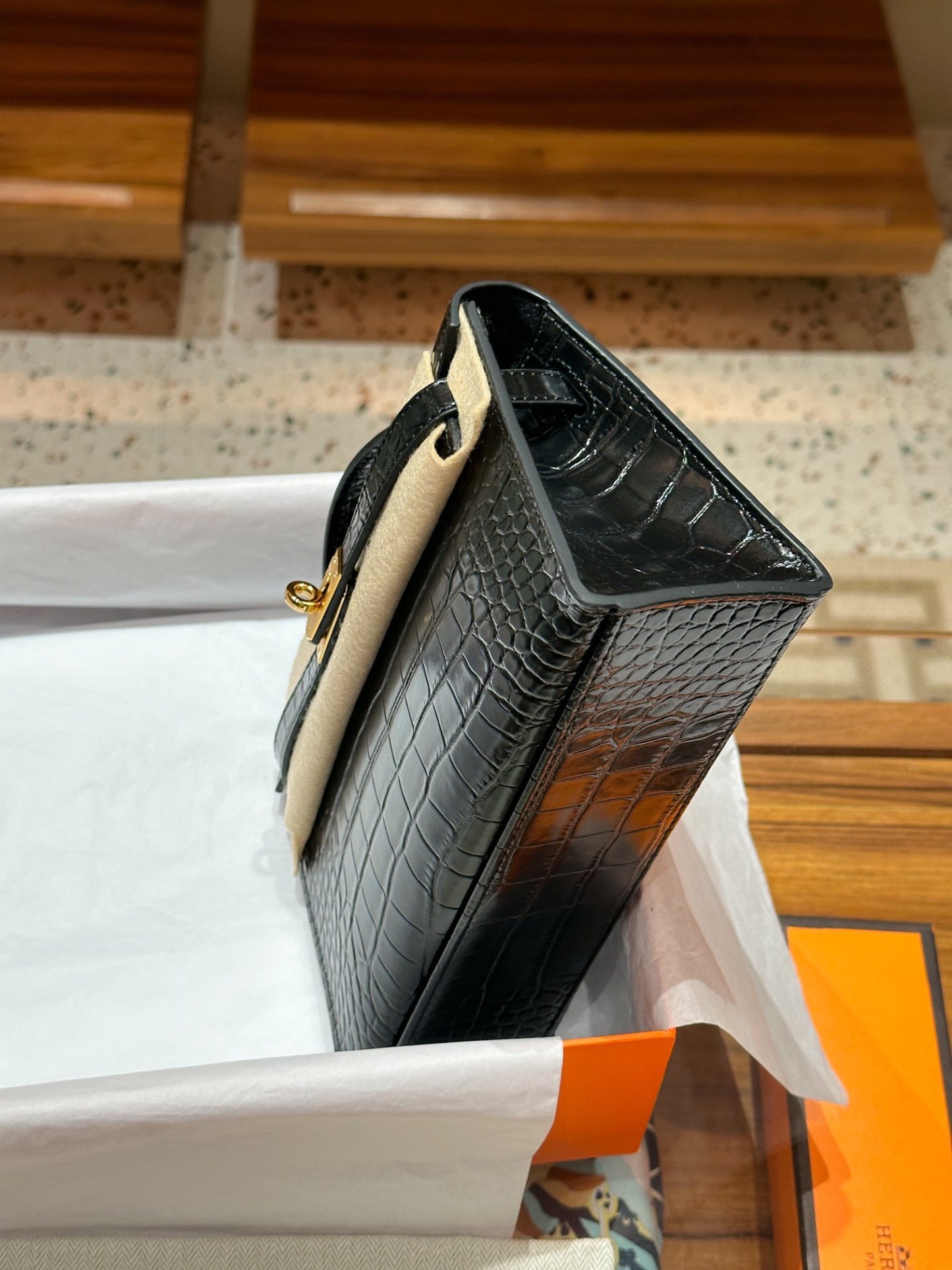 Herthtmes Epsom Kelly Crocodile Pochette Clutch