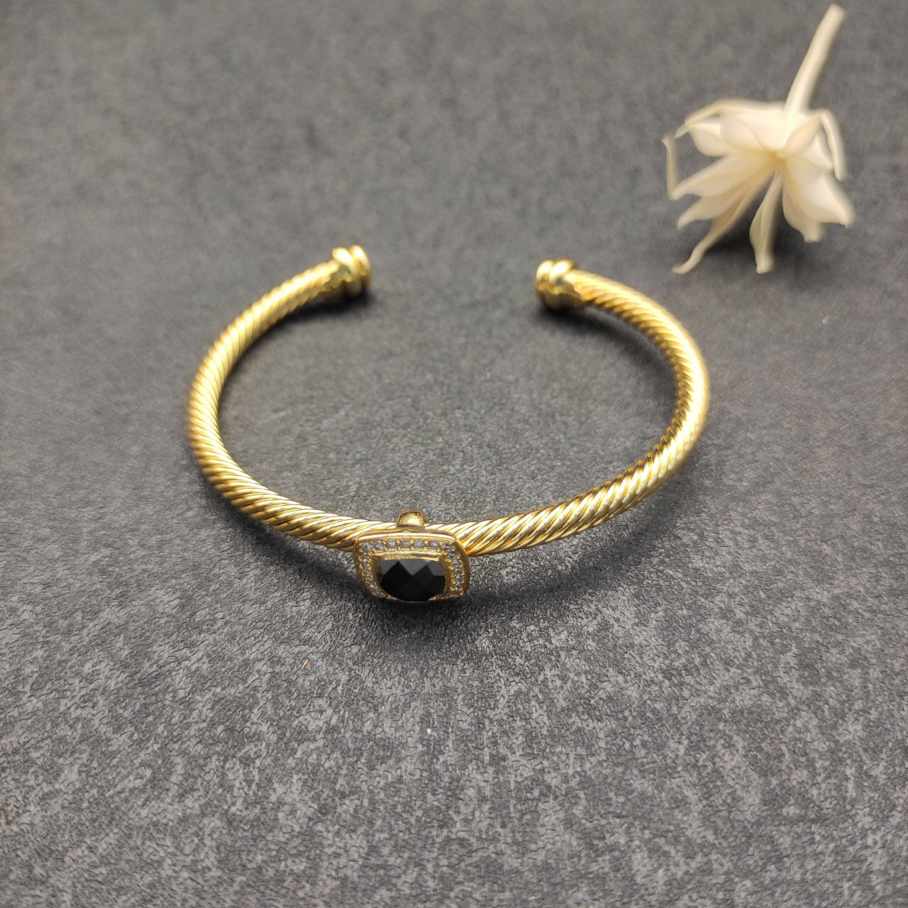 Cable Classics Bracelet with Black Agate and Diamonds 18K Yellow Gold 4mm