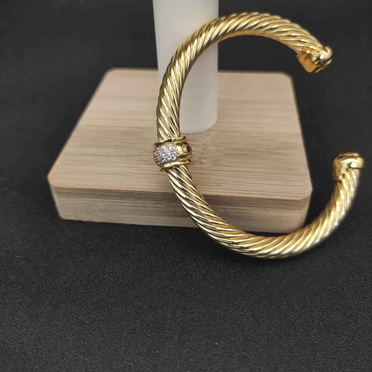 Classic Cable Station Bracelet 18K Yellow Gold and Pave Diamonds, 7mm