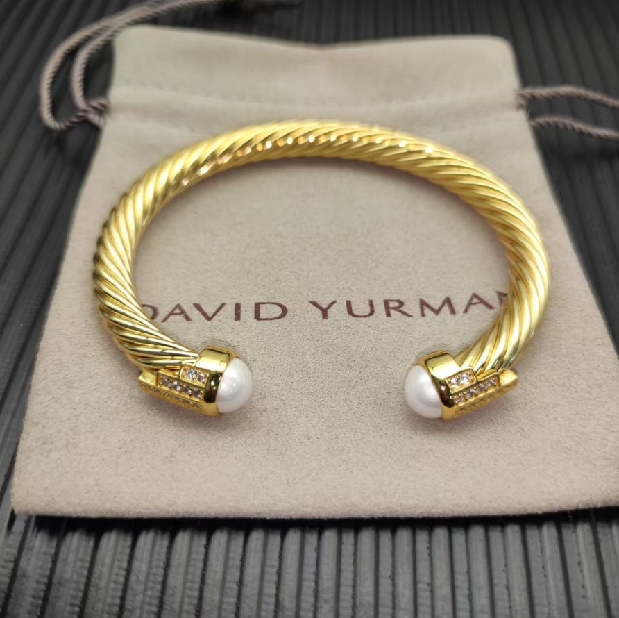 7mm Cable Bracelet with Peal & Diamond Accents