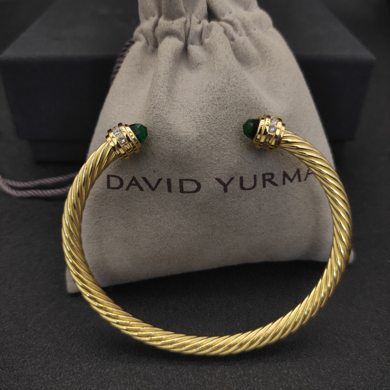 Classic Cablespira® Bracelet 18K Yellow Gold with Dark green crystal and Diamonds, 5mm