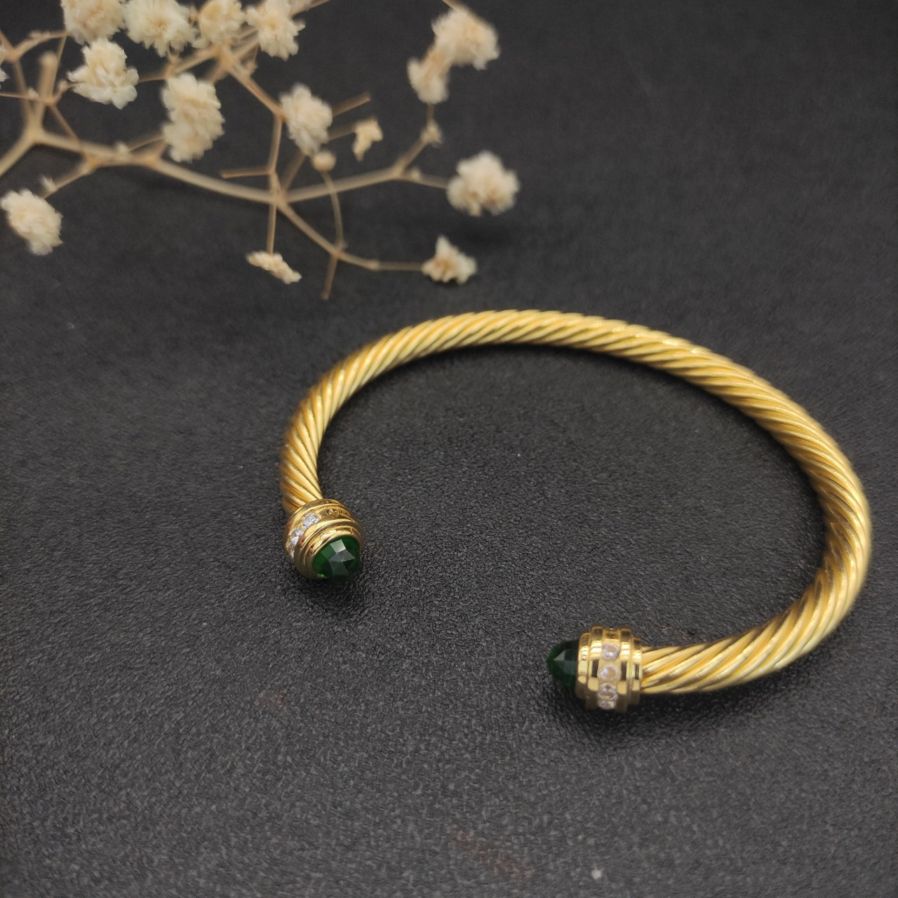 Classic Cablespira® Bracelet 18K Yellow Gold with Dark green crystal and Diamonds, 5mm