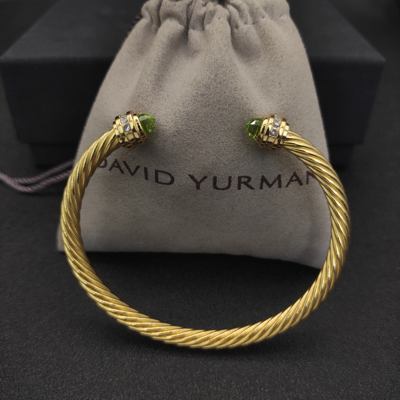 Classic Cablespira® Bracelet 18K Yellow Gold with Light green crystal and Diamonds, 5mm