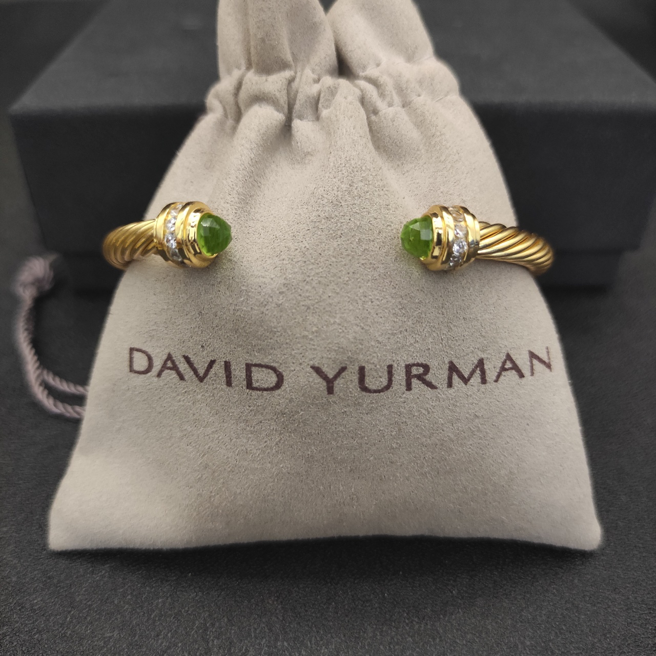 Classic Cablespira® Bracelet 18K Yellow Gold with Light green crystal and Diamonds, 5mm