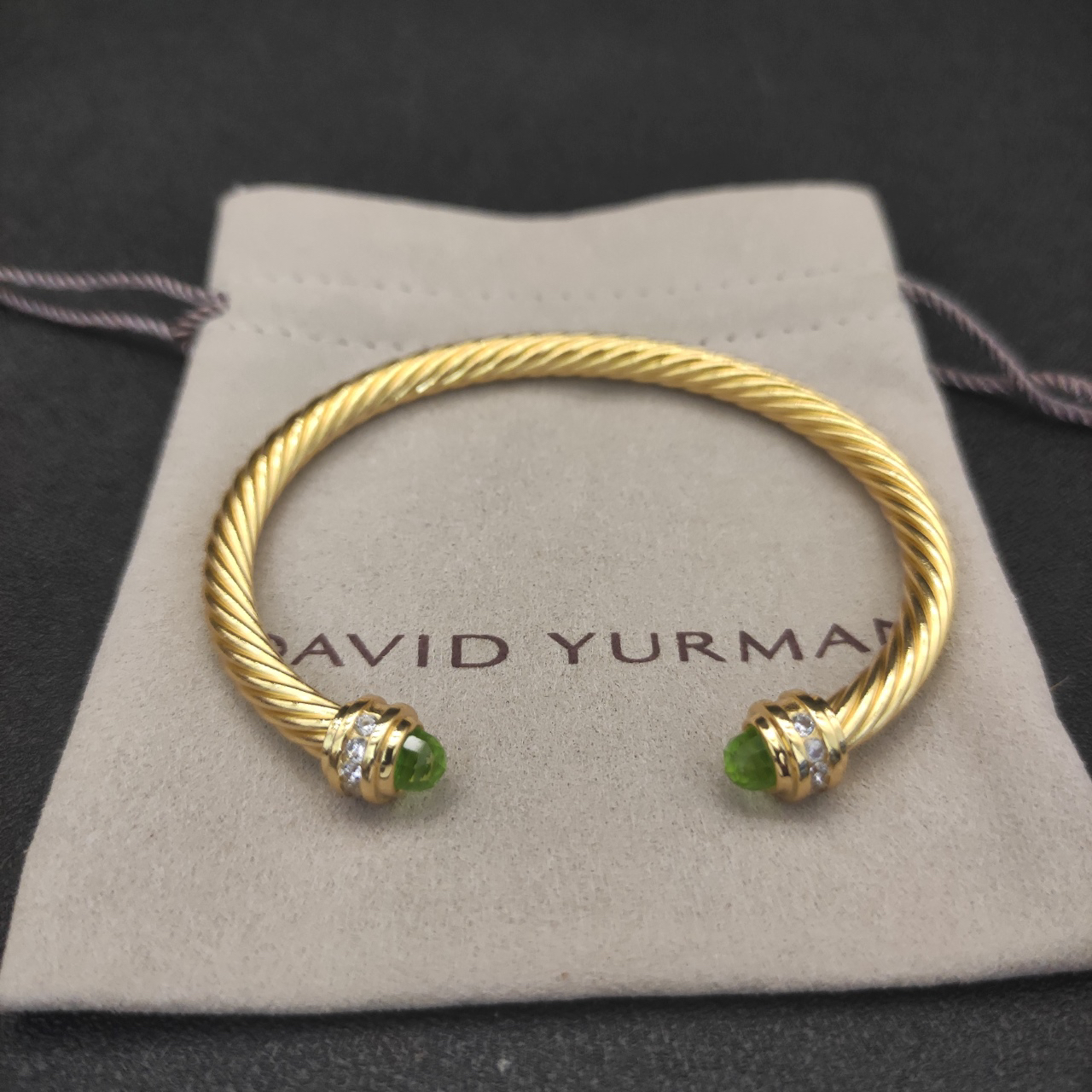 Classic Cablespira® Bracelet 18K Yellow Gold with Light green crystal and Diamonds, 5mm