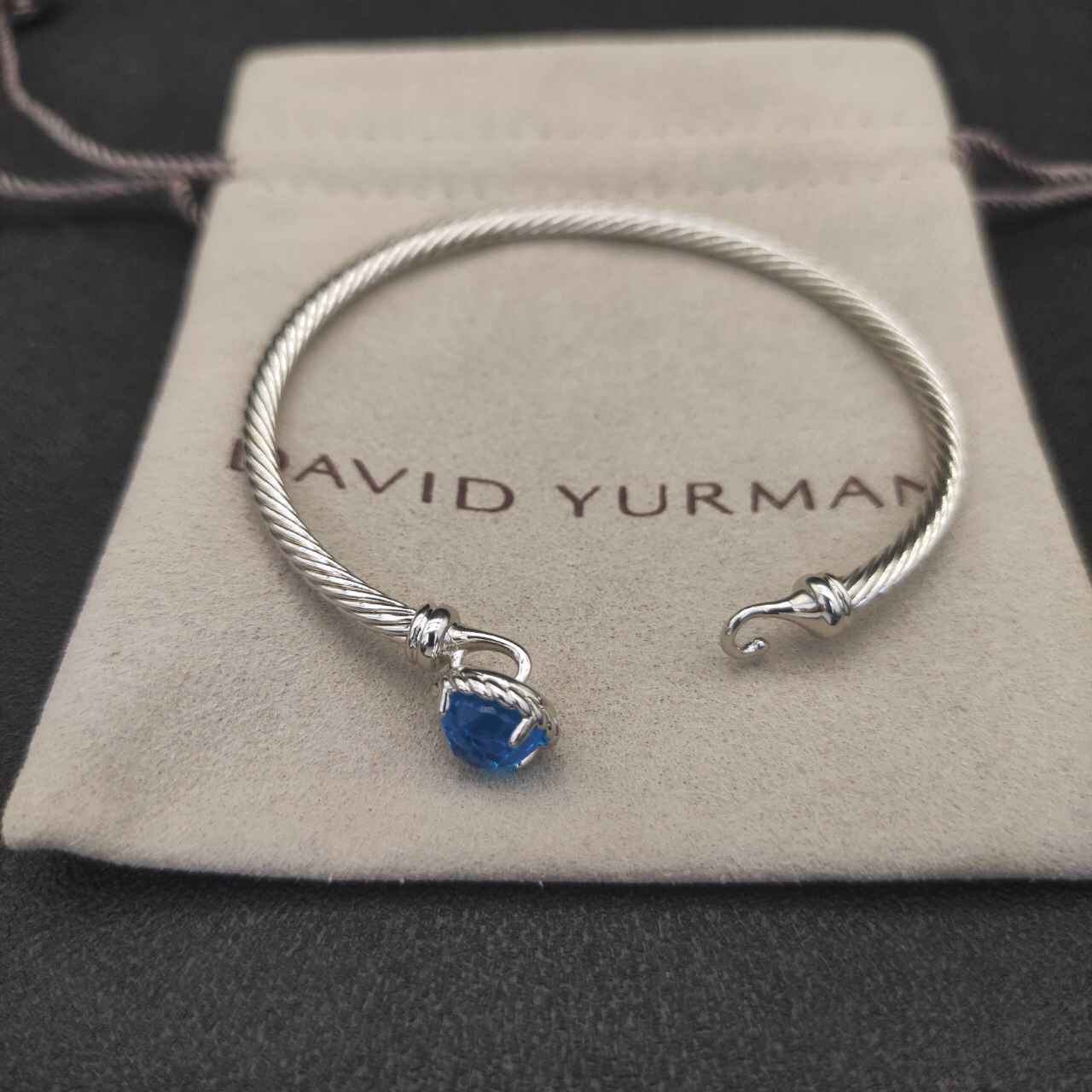 Petite Chatelaine® Bracelet Sterling Silver with Blue Onyx, 3mm