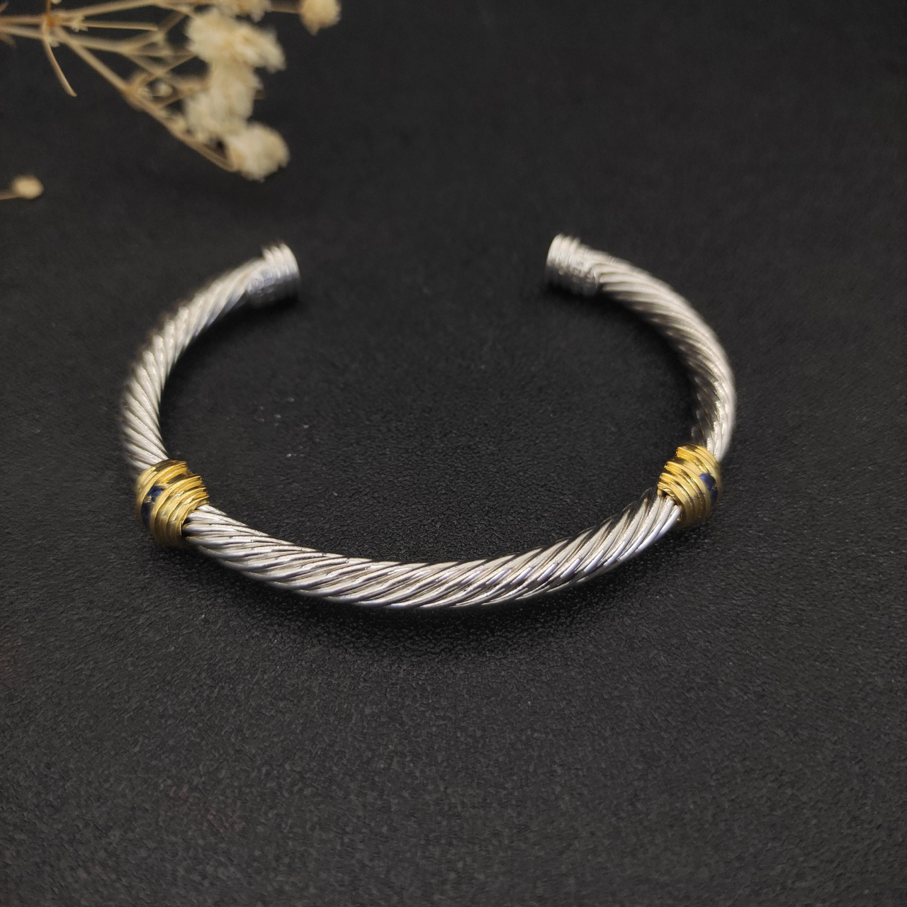 Dathtvid Yurthtman 5mm 18k Gold and Sterling Silver Diamond Station Cable Bracelet