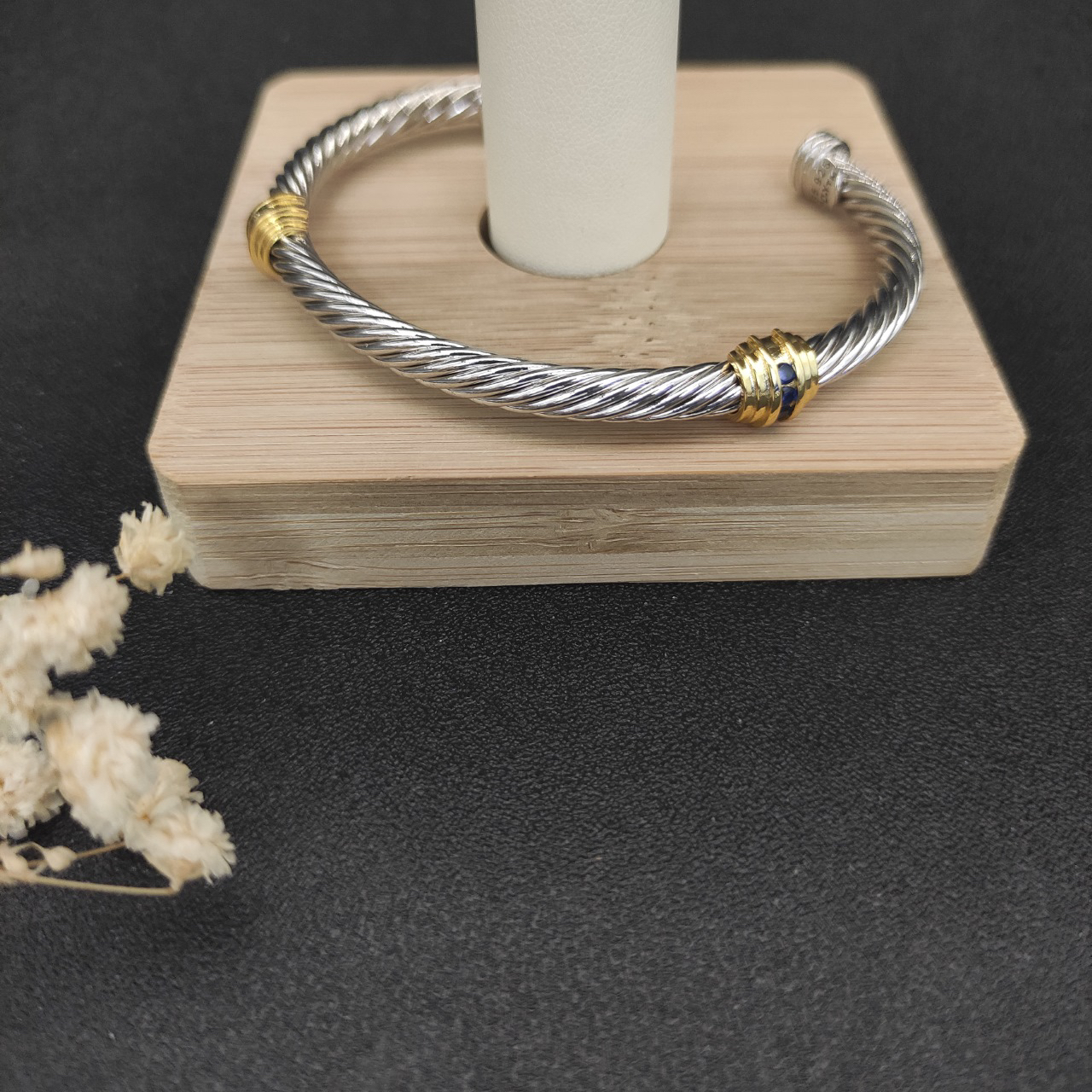 Dathtvid Yurthtman 5mm 18k Gold and Sterling Silver Diamond Station Cable Bracelet