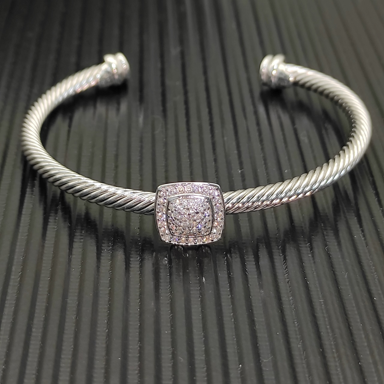 Dathtvid Yurthtman  Sterling Silver Diamond 4mm Noblesse Cable Bracelet