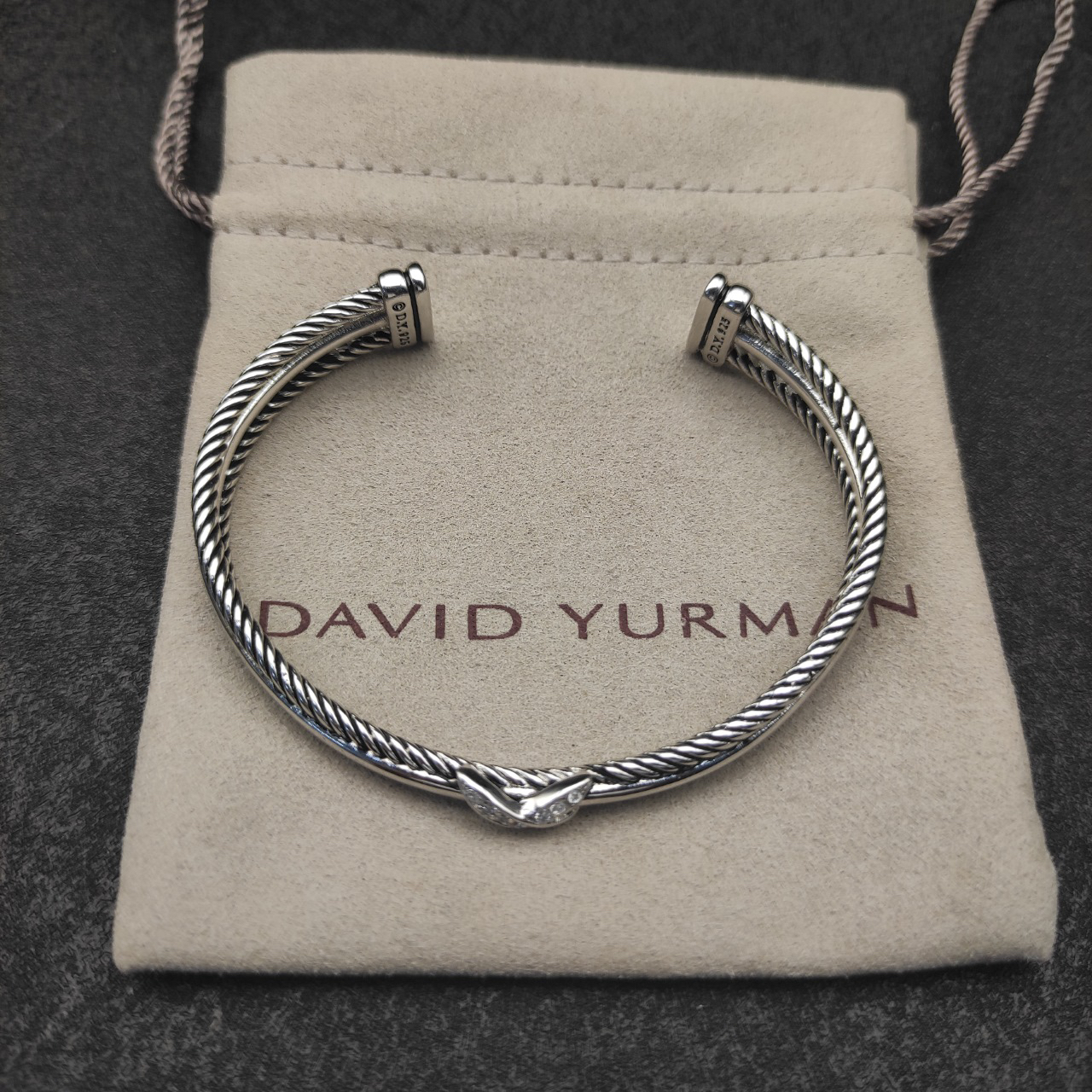 Dathtvid Yurthtman Diamond Crossover X Bracelet