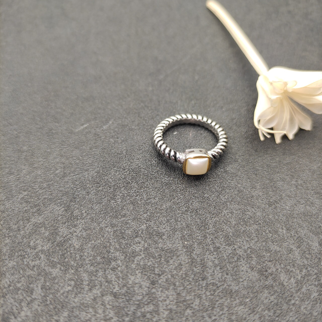 DY Mercer®Stone Ring Sterling Silver with Pearl, 0.6cm