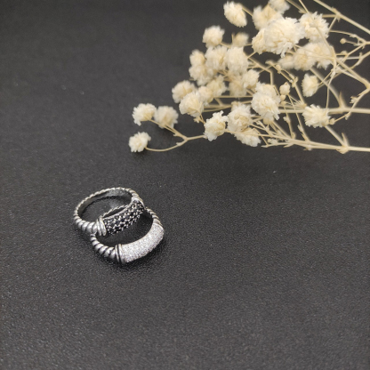 Dathtvid Yurthtman Gemstone Band Ring