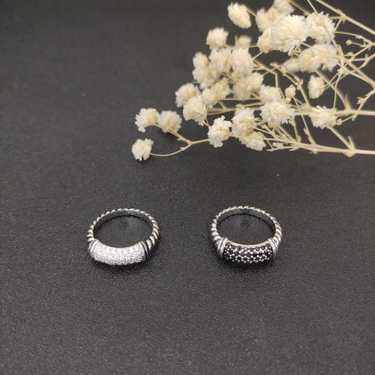 Dathtvid Yurthtman Gemstone Band Ring