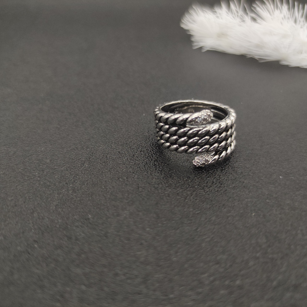 Dathtvid Yurthtman Diamond Willow Serpentine Ring