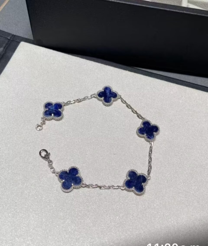 Four-leaf clover series bracelet for women, blue