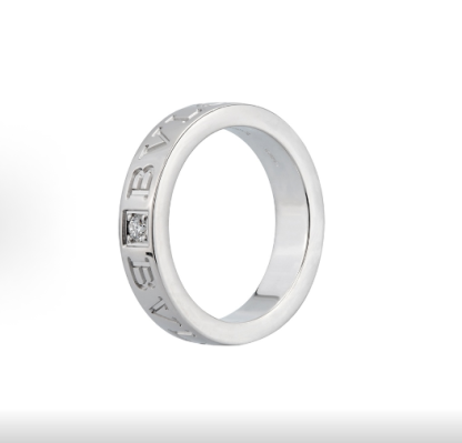 Letter-shaped diamond ring, suitable for both men and women.