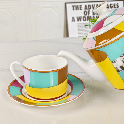 New Arrival 🔥 Hethtrmès "Forward-Galloping Horse" Motif — [One Pot, Two Cups & Saucers] — Red Set