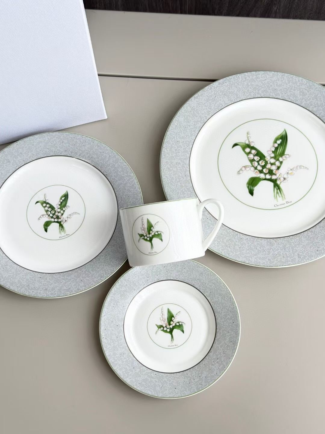 Dithtor Lily of the Valley Collection: Premium Four-Piece Cup and Saucer Set