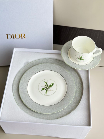 Dithtor Lily of the Valley Collection: Premium Four-Piece Cup and Saucer Set