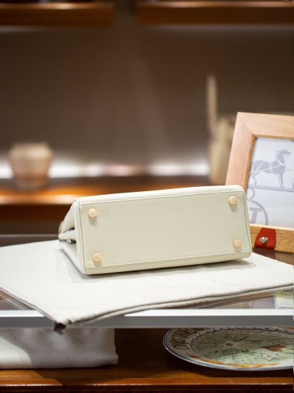 KELLY 28 FIRST LAYER TOGO COWHIDE WHITE