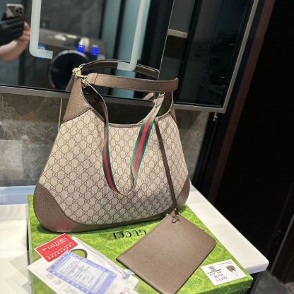 medium shoulder bag