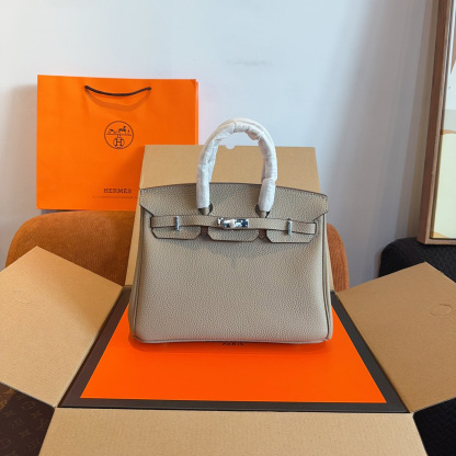 *Birkin 25 Bag